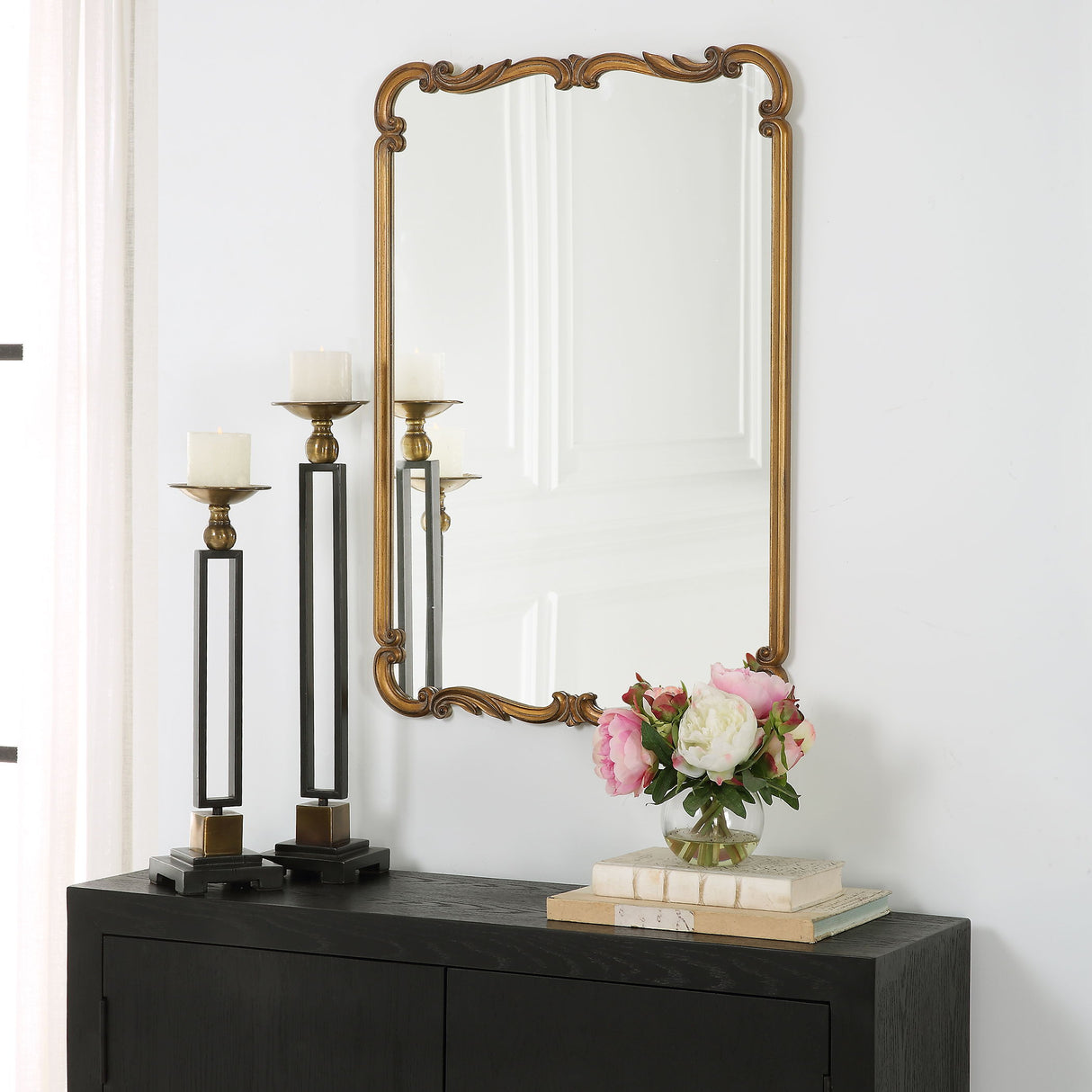 Embellished With Ornate Details Mirror - Antique Gold