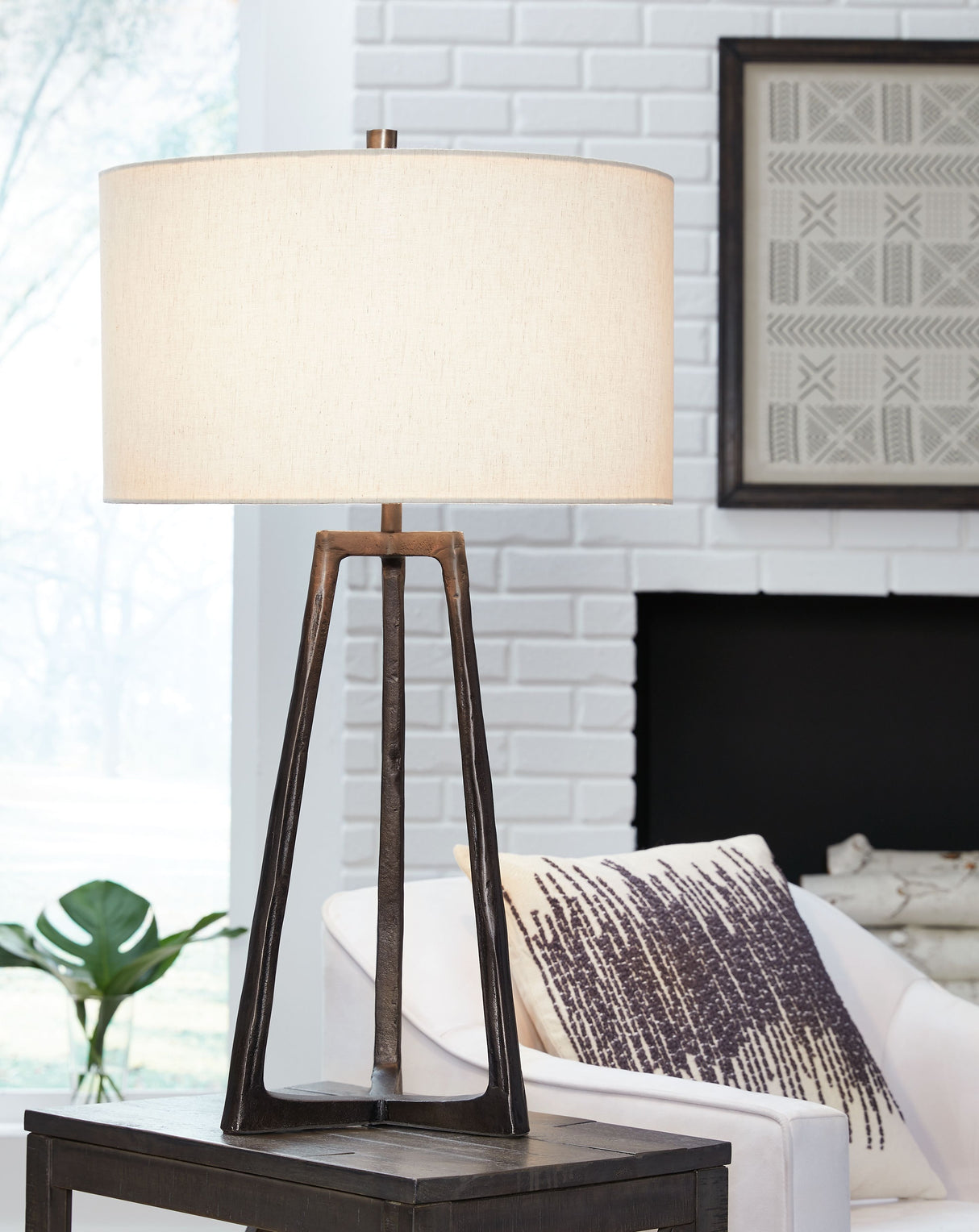 Wynlett - Table Lamp