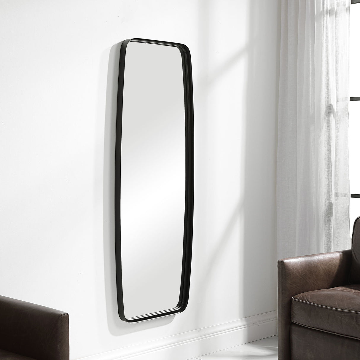 Mirror With Rounded Corners - Matte Black