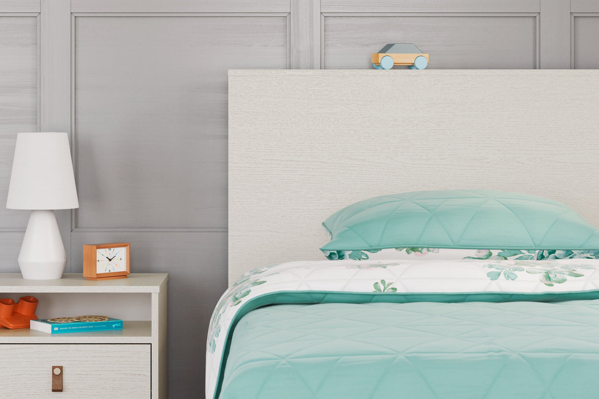 Aprilyn - Bookcase Headboard