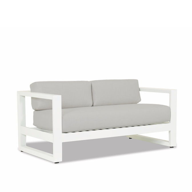 Newport - Loveseat, No Welt - Cast Silver / White