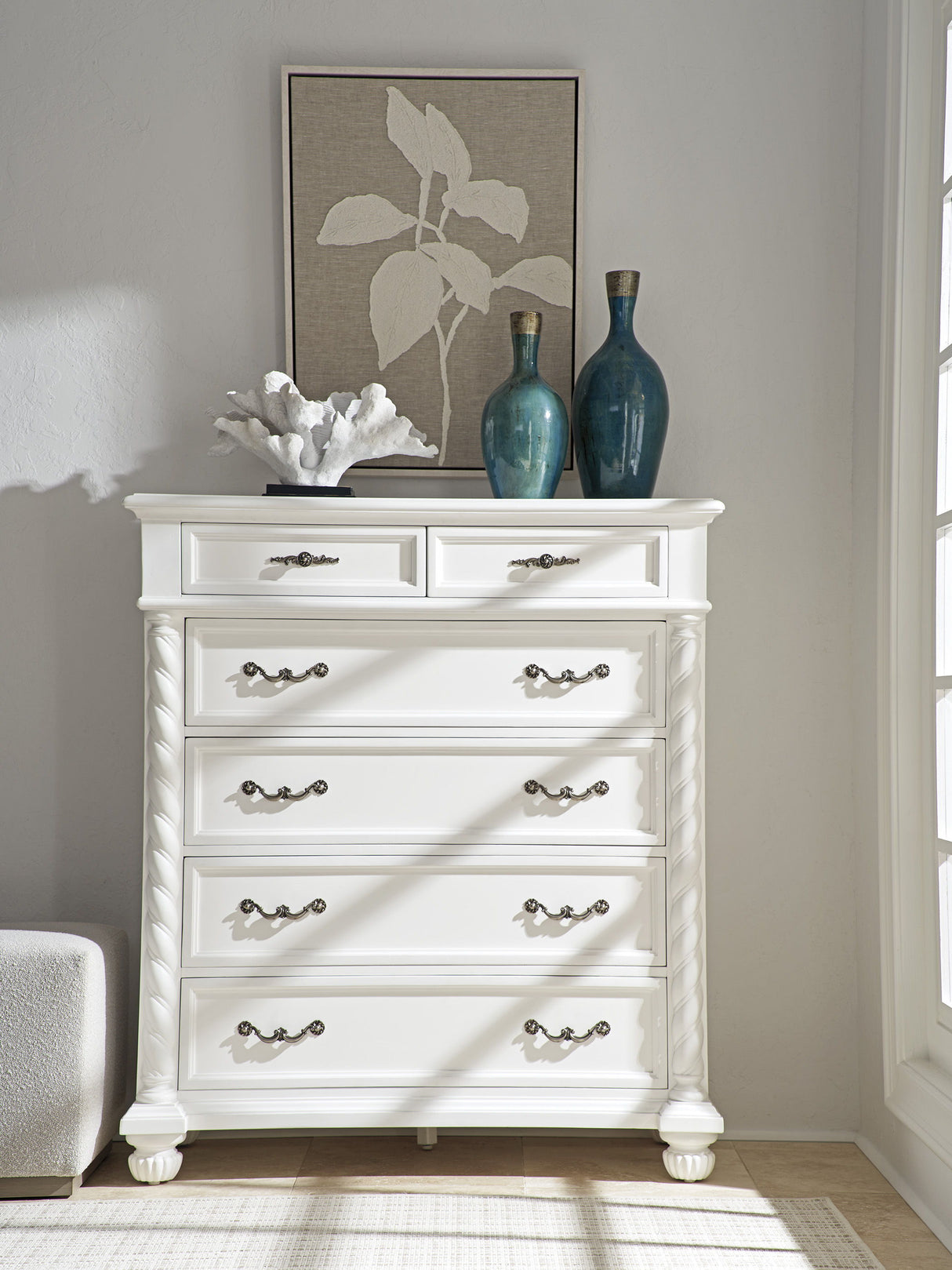 Villa Blanca - Palma Chest - White