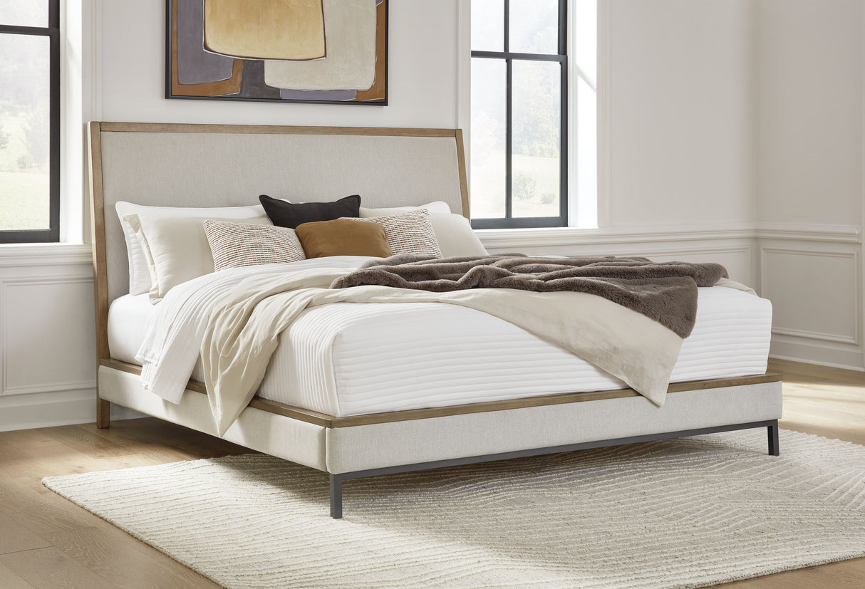 Tomtyn - Upholstered Bed Set