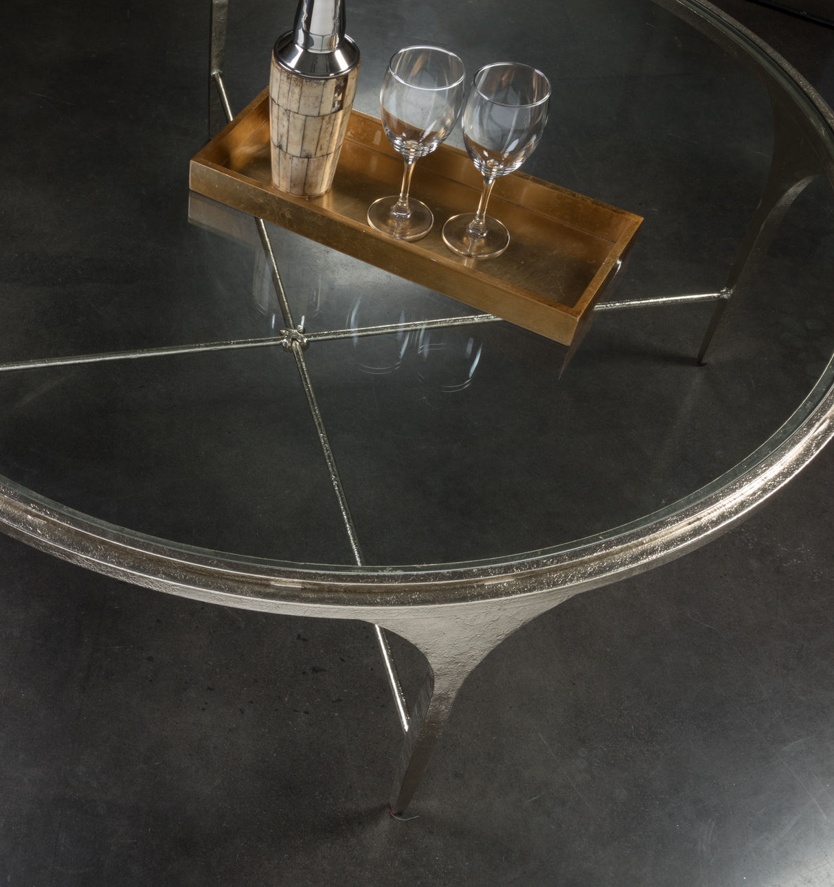 Signature Designs - Porto Round Cocktail Table