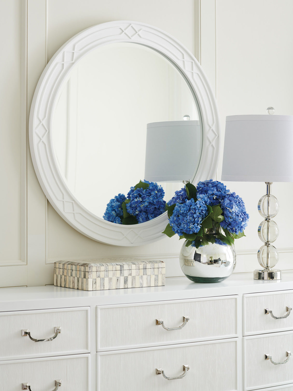 Avondale - Carreno Round Mirror - White