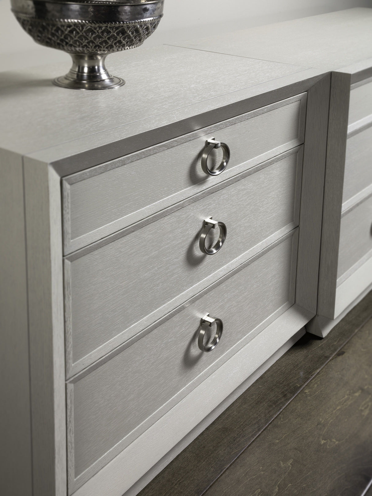 Signature Designs - Zeitgeist Hall Chest