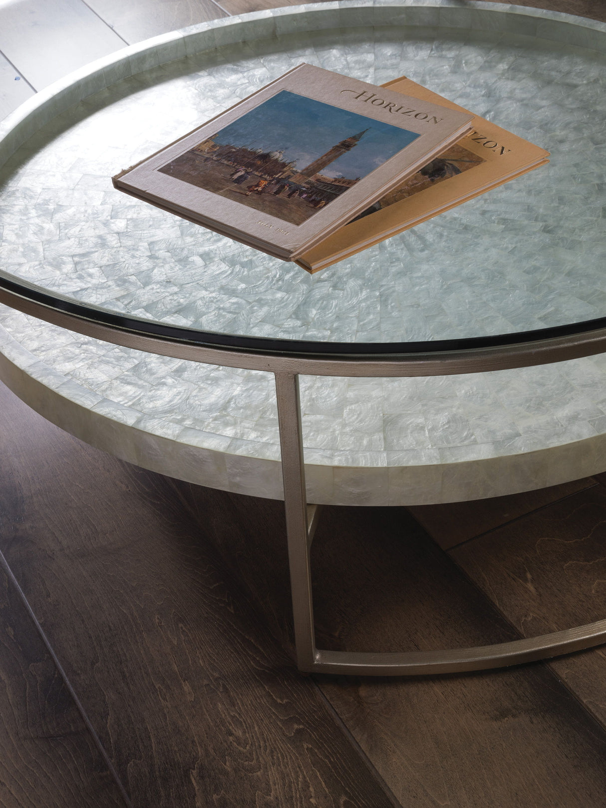 Signature Designs - Cumulus Round Cocktail Table